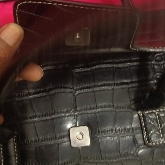 Tommy Hilfiger Black Purse with change purse set. - Picture 9 of 15